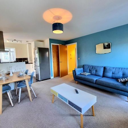 Luxury 2-Bedroom Service Apartment With Balcony Manchester Bagian luar foto