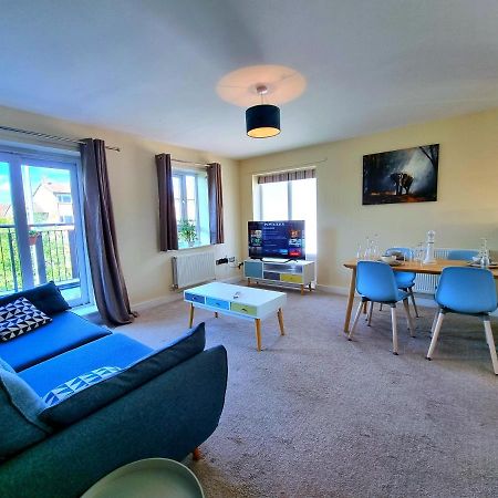 Luxury 2-Bedroom Service Apartment With Balcony Manchester Bagian luar foto