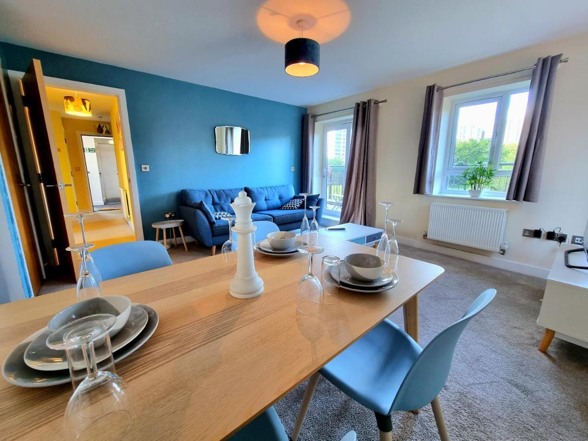 Luxury 2-Bedroom Service Apartment With Balcony Manchester Bagian luar foto