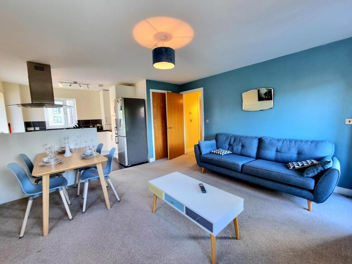 Luxury 2-Bedroom Service Apartment With Balcony Manchester Bagian luar foto